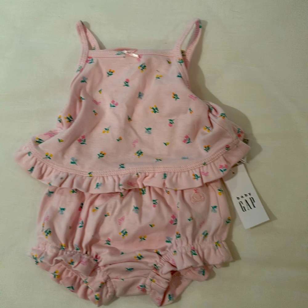 Baby Gap 2 piece girls summer set